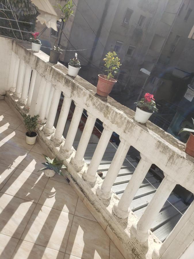 Hostel Oakland Tirana Exterior photo