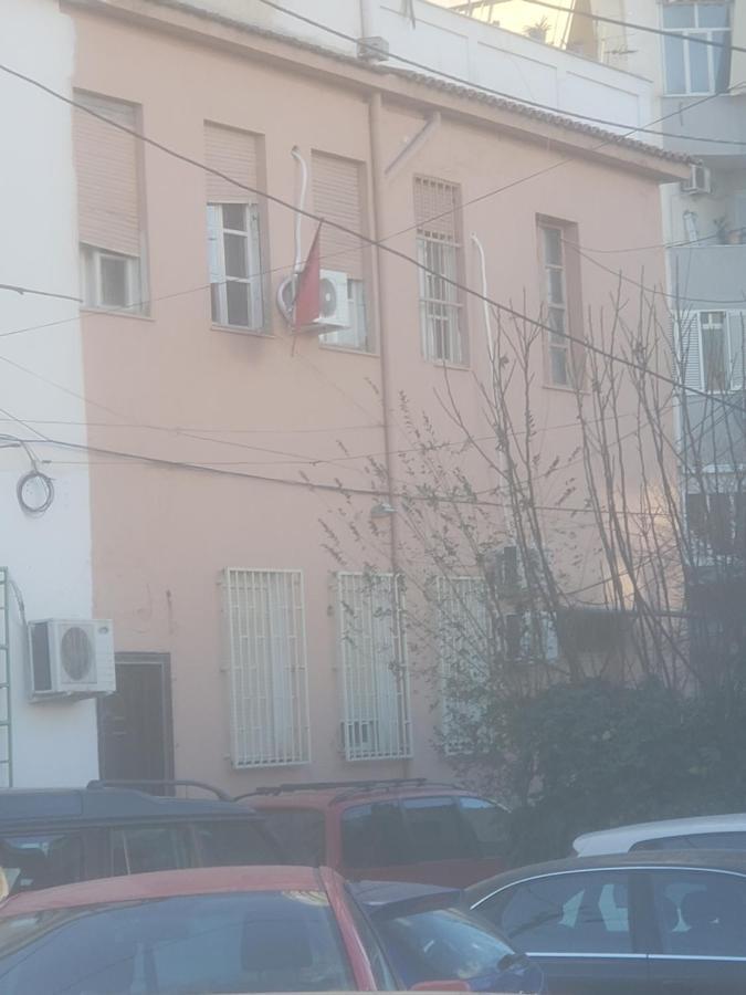 Hostel Oakland Tirana Exterior photo